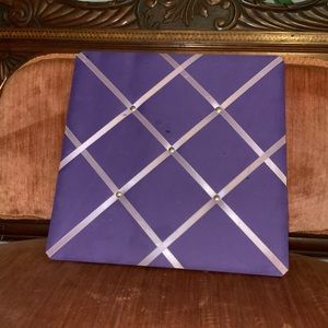 Purple peg, pin board